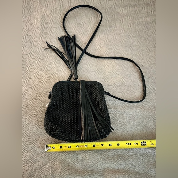 🆕 Chico’s tassel cross body bag in black only - Picture 11 of 15